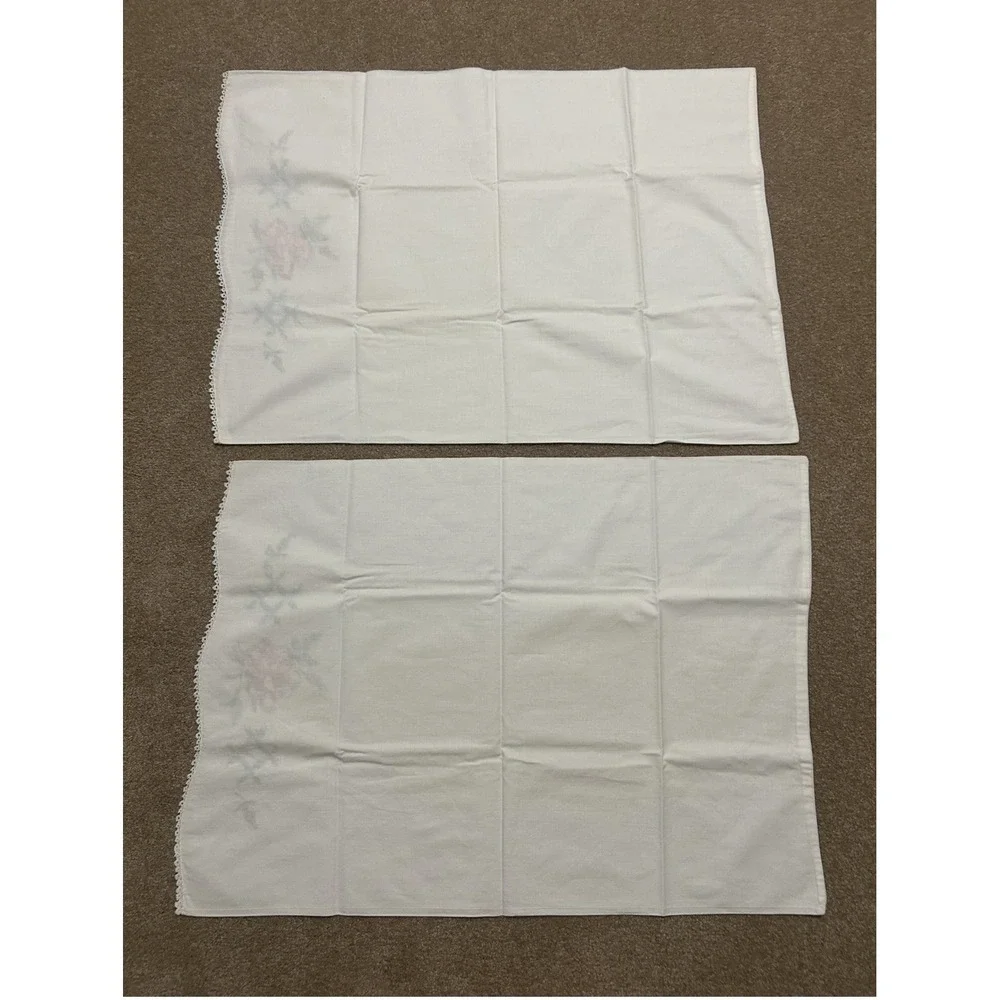 Vintage Set of 2 White Pillowcases Floral Embroidery and Tatting